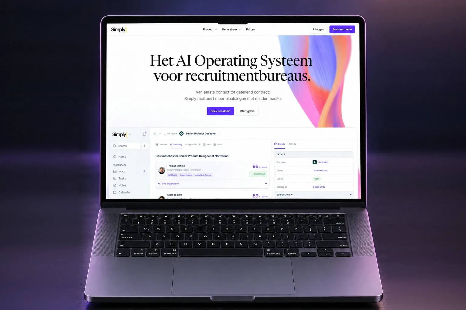 De website van Simply op een laptop: het AI-native ATS en CRM voor recruitmentbureaus, gebouwd door het team achter TopDevs